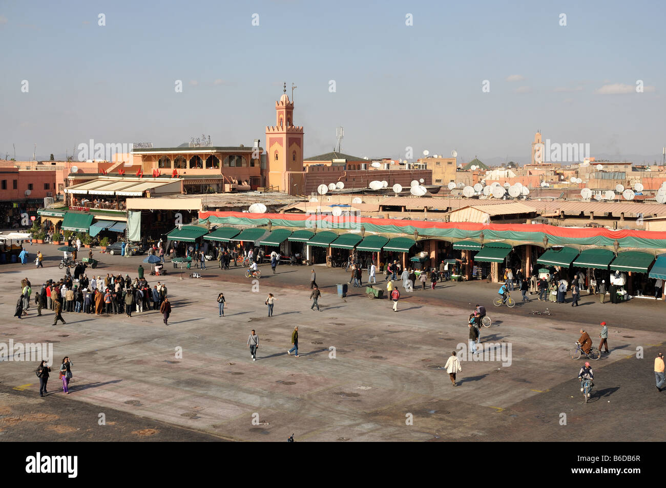 Wichtigsten Platz von Marrakesch Djemaa el Fna Platz am Morgen Stockfoto