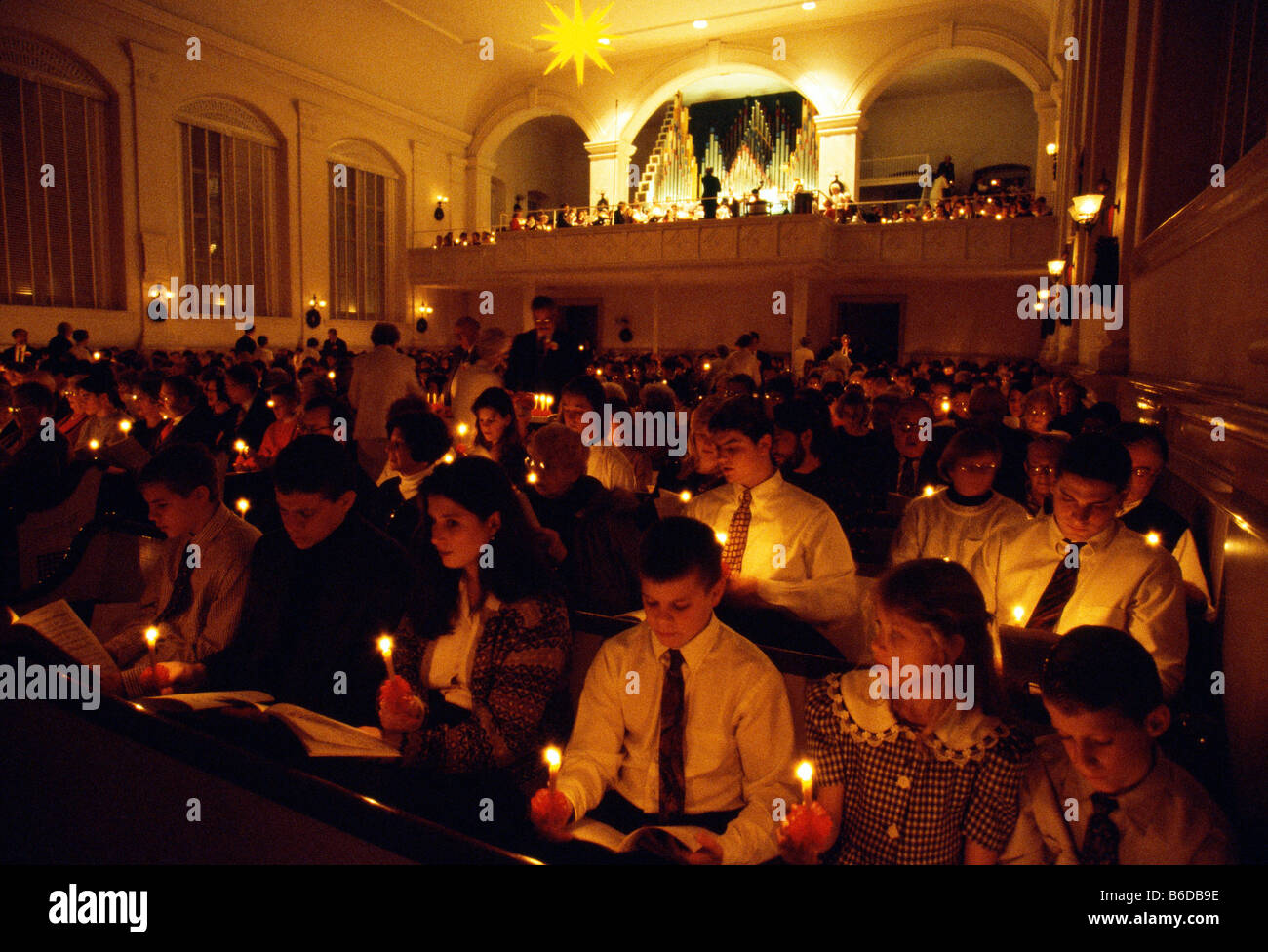 Weihnachten in Bethlehem, Pennsylvania, Heiligabend Mahnwachen, zentrale mährische Kirche. Stockfoto