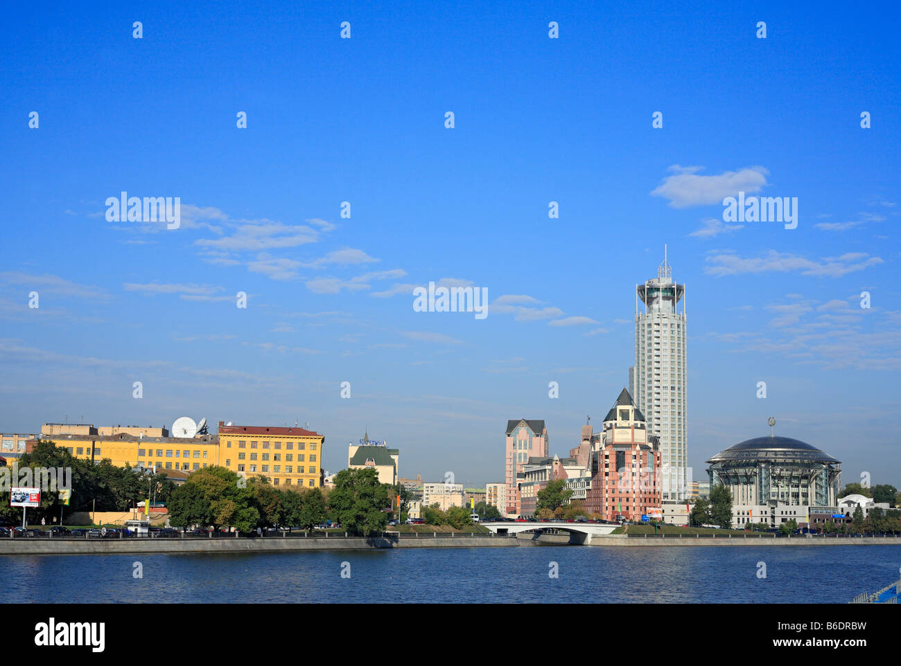 Moderne Architektur, hohe Gebäude mit Hausmusik, Blick von Moskwa, Moskau, Russland Stockfoto