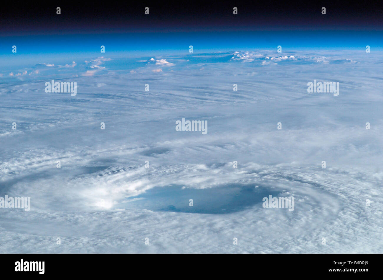 Auge des Hurrikan Isabel. Dieses Bild wurde aufgenommen von der internationalen Raumstation ISS am 15thSeptember 2003. Stockfoto