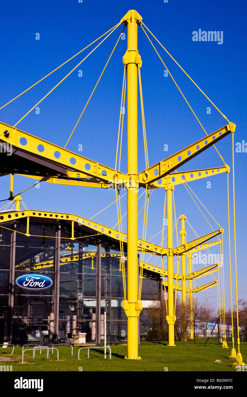 Gelben Spektrum Gebäude entworfen von Sir Norman Foster in Swindon, Wiltshire, England, UK, ehemals Renault jetzt einen Ford-Händler Stockfoto