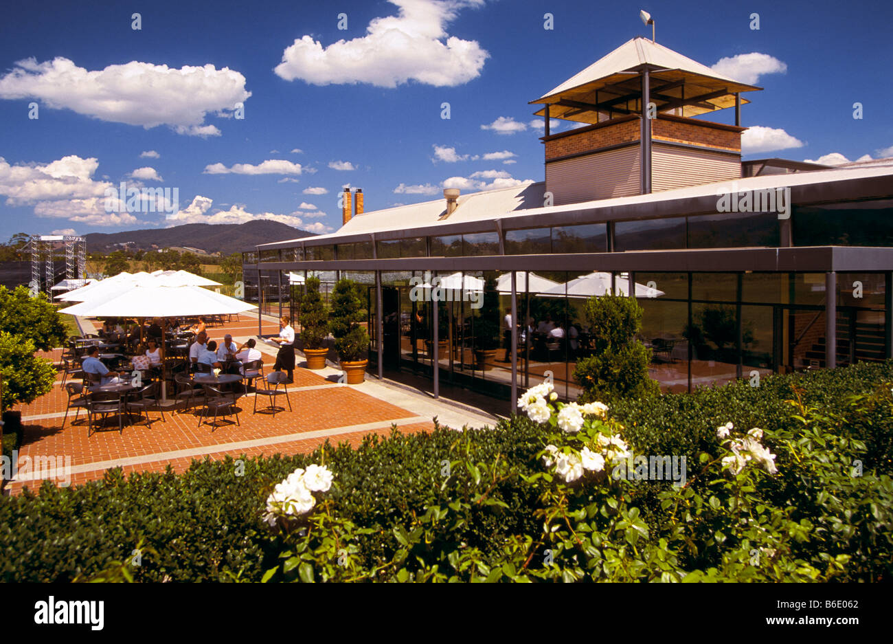 Outdoor-Essbereich Weingut, Australien Stockfoto