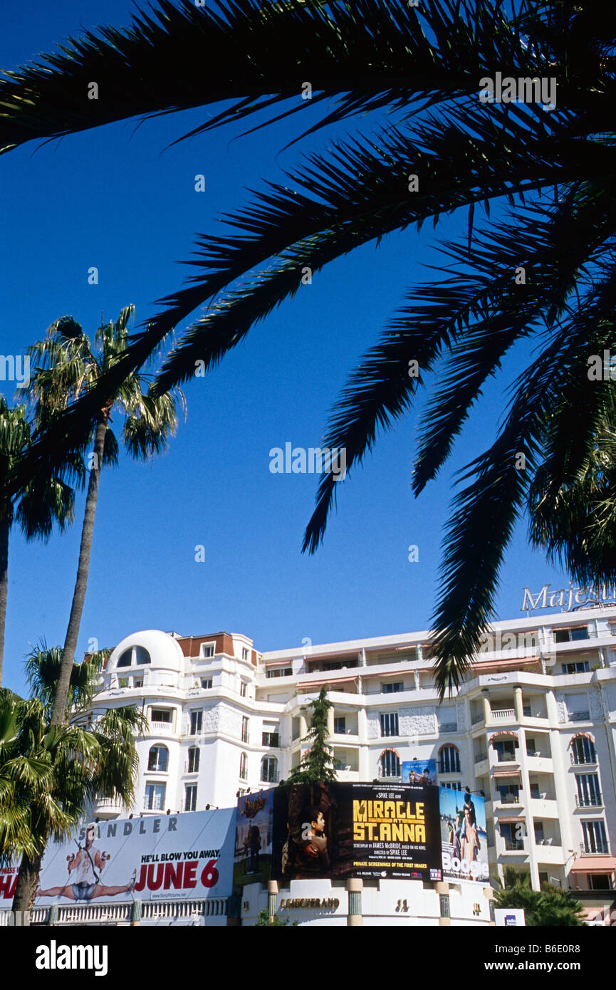 Fassade des Hotels dekoriert für das Cannes Filmfestival Stockfoto