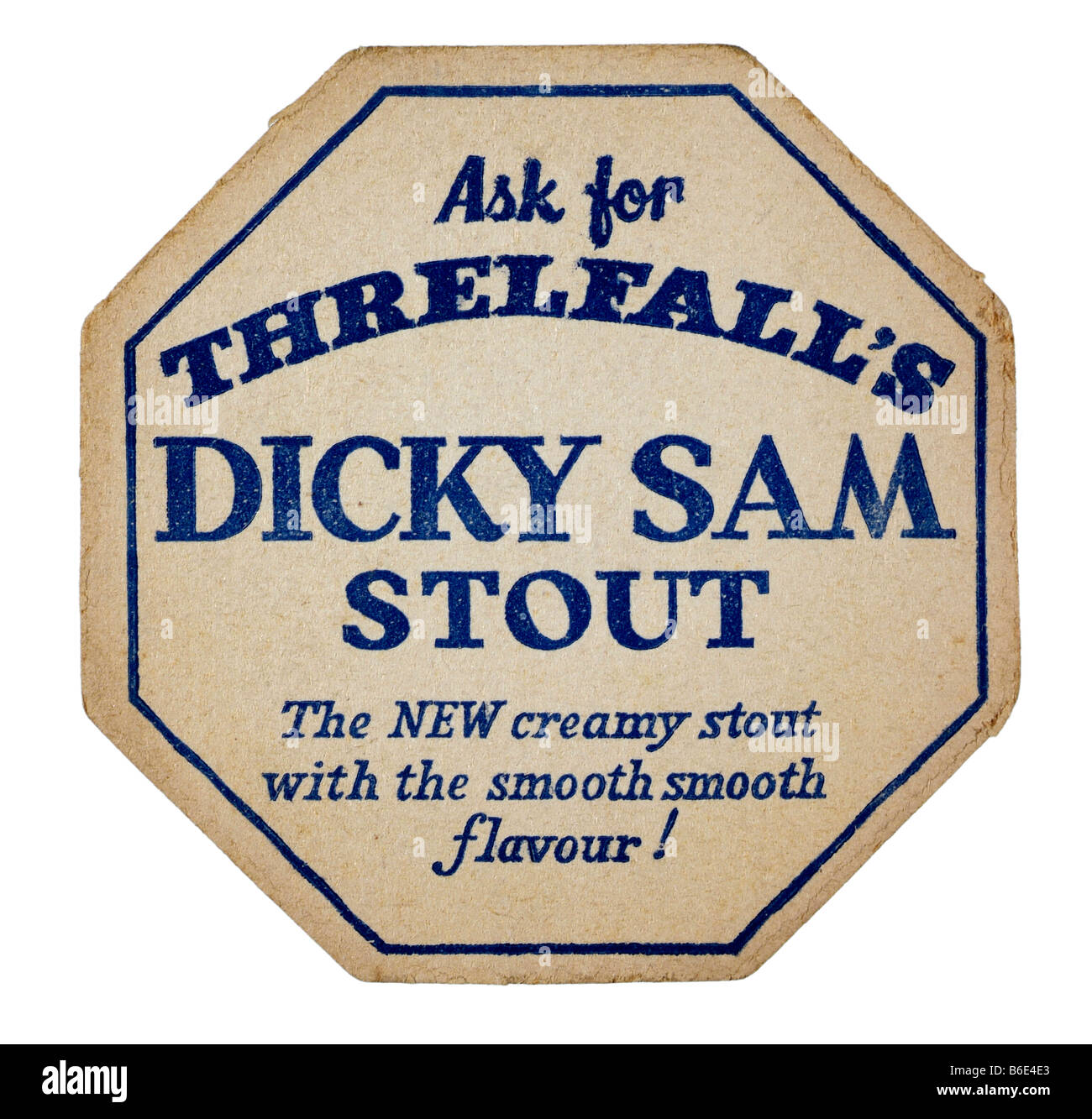 Fragen Sie nach Threlfalls dicky Sam stout das neue cremige Starkbier mit der glatten Geschmack simGangster Achterbahn Rest Gläser Getränke Bier Pub Stockfoto