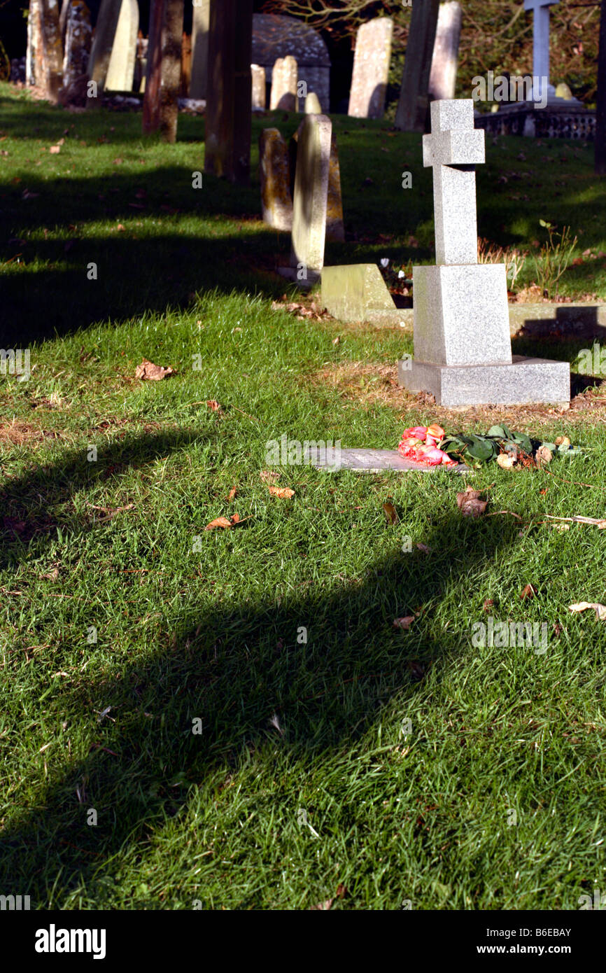 Friedhof an der St. Peter Kirche, Boughton Monchelsea, Kent, England, UK Stockfoto