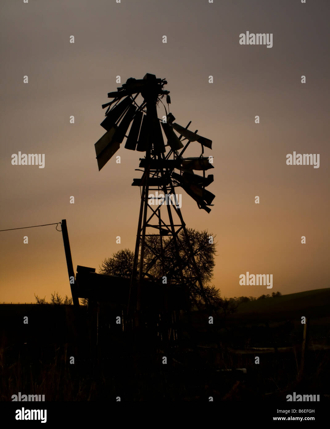 Windmühle aufgeschlüsselt Stockfoto