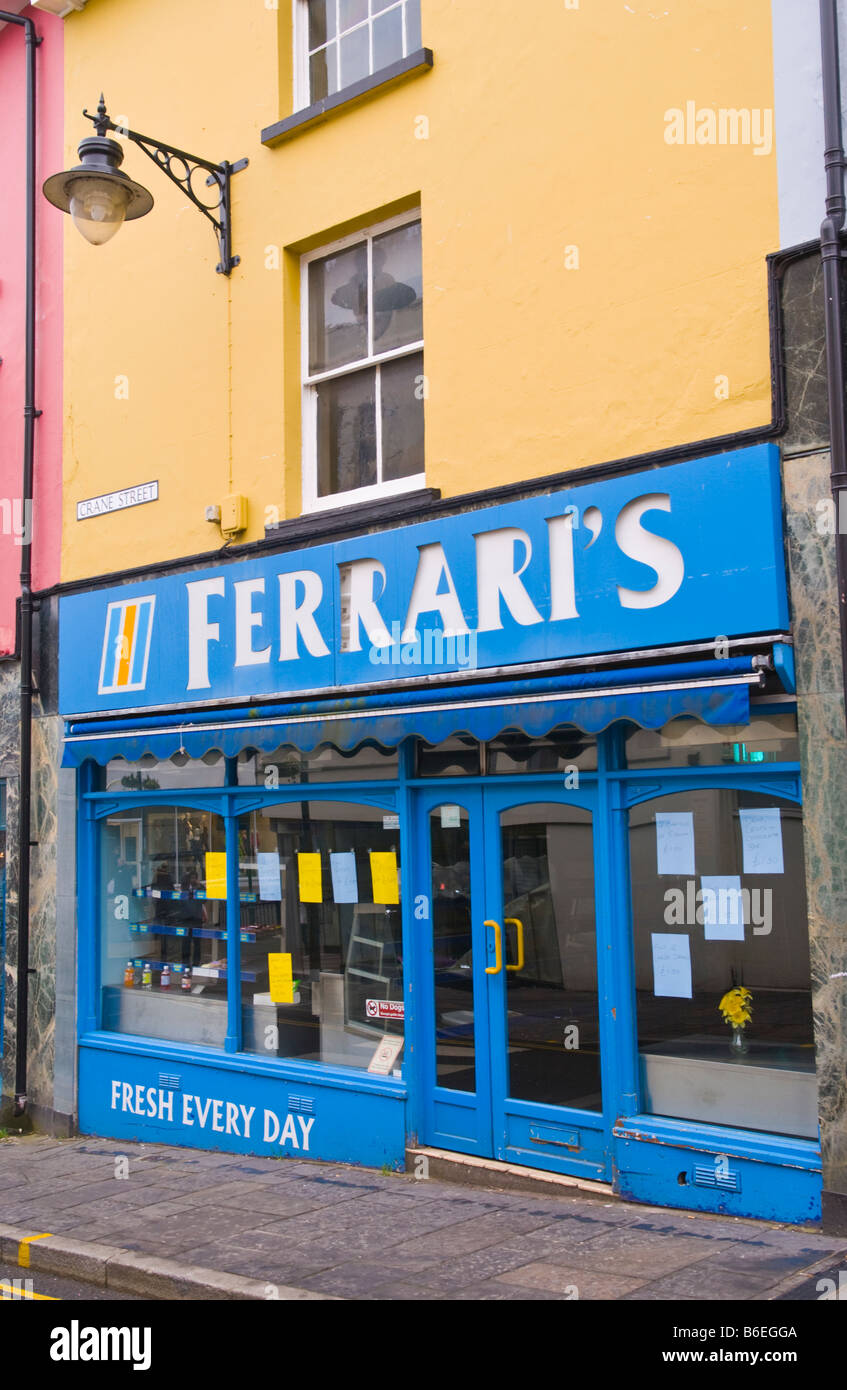 Ferraris Outlet Bäckerei in Pontypool Torfaen South Wales UK das Unternehmen derzeit in Liquidation ist geschlossen Stockfoto