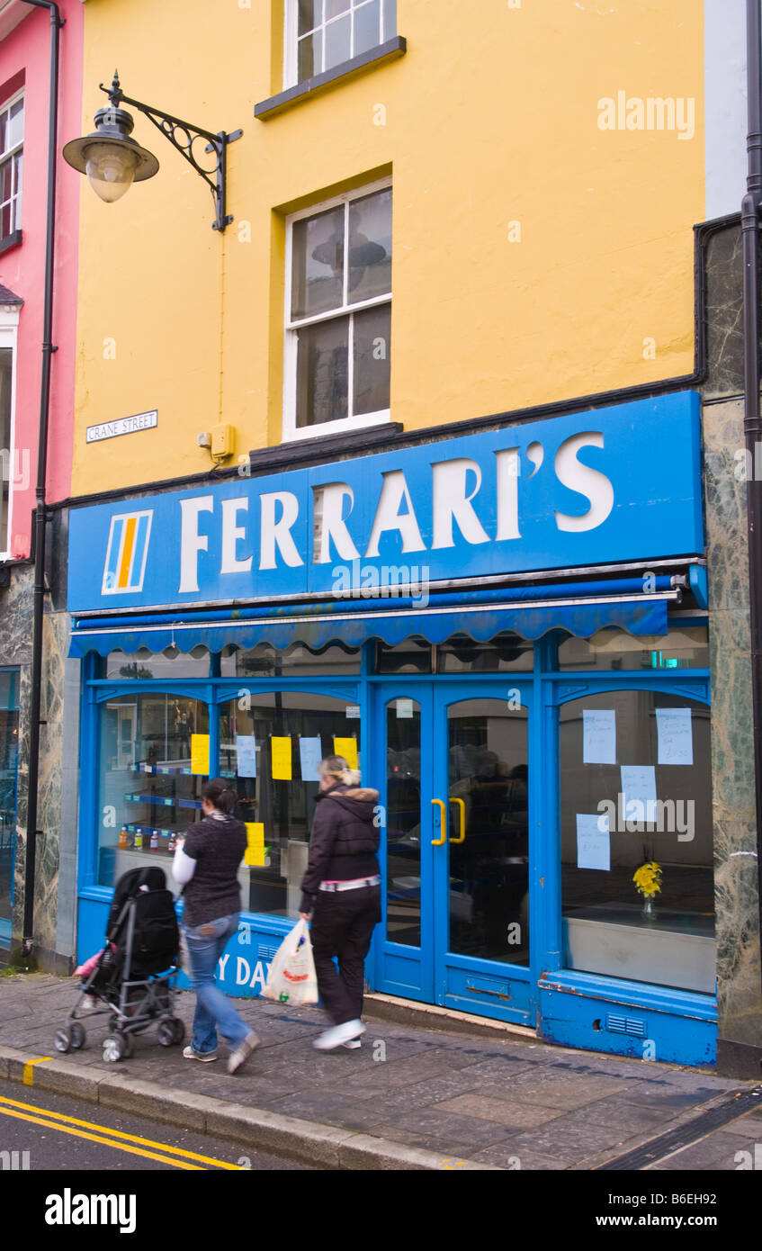 Ferraris Outlet Bäckerei in Pontypool Torfaen South Wales UK das Unternehmen derzeit in Liquidation ist geschlossen Stockfoto