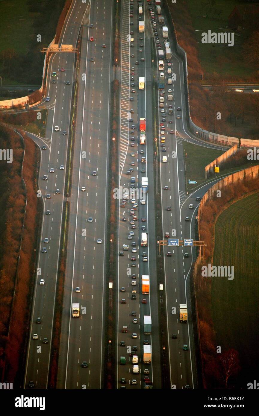 Luftaufnahme, Stau auf der Autobahn A2, Dortmund, Ruhrgebiet, Nordrhein-Westfalen, Deutschland, Europa Stockfoto