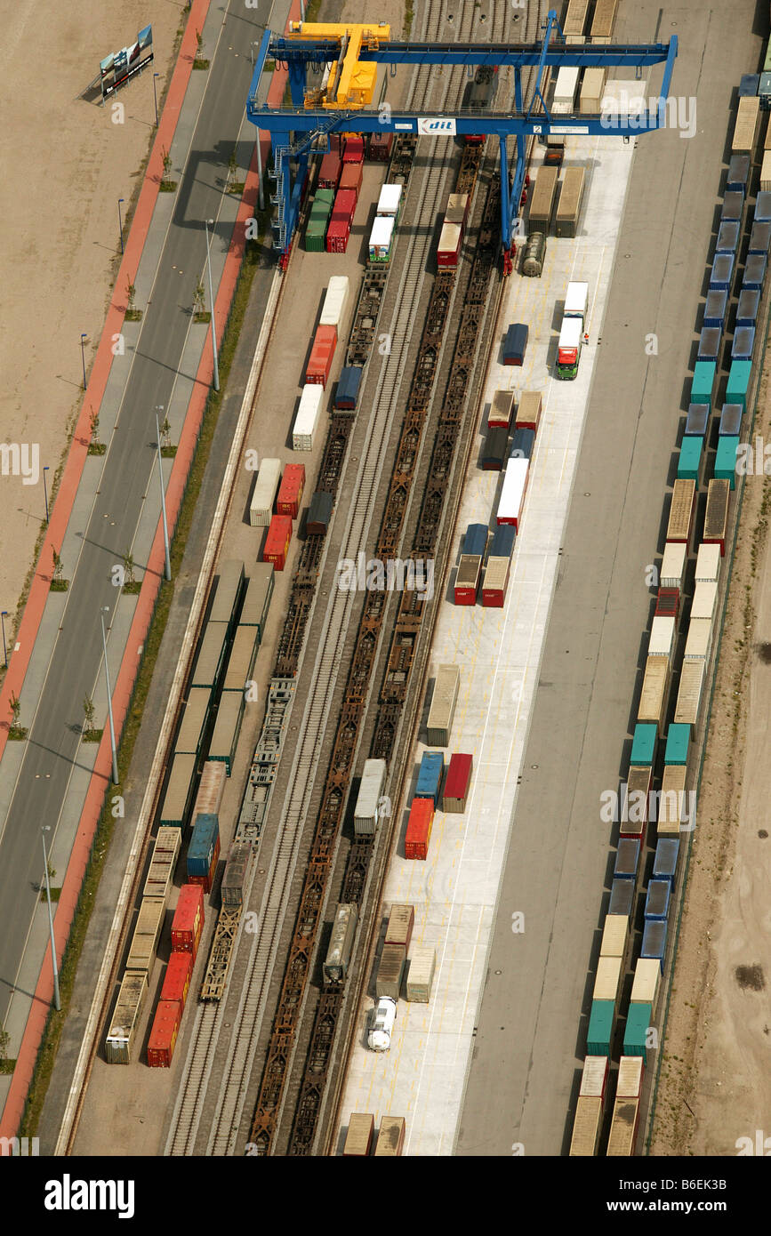Luftaufnahme des Logistikzentrums Logport, Duisburg, Ruhrgebiet, Nordrhein-Westfalen, Deutschland, Europa Stockfoto