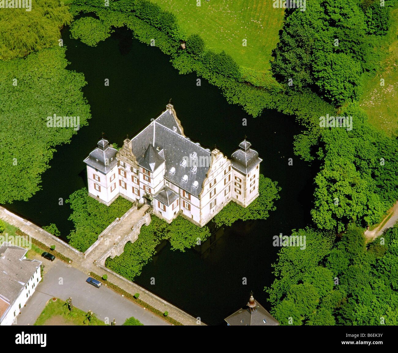 Luftbild, Wasserschloss Bodelschwingh, Schutz der historischen Gebäude, Dortmund, Ruhrgebiet, Nordrhein-Westfalen, Stockfoto