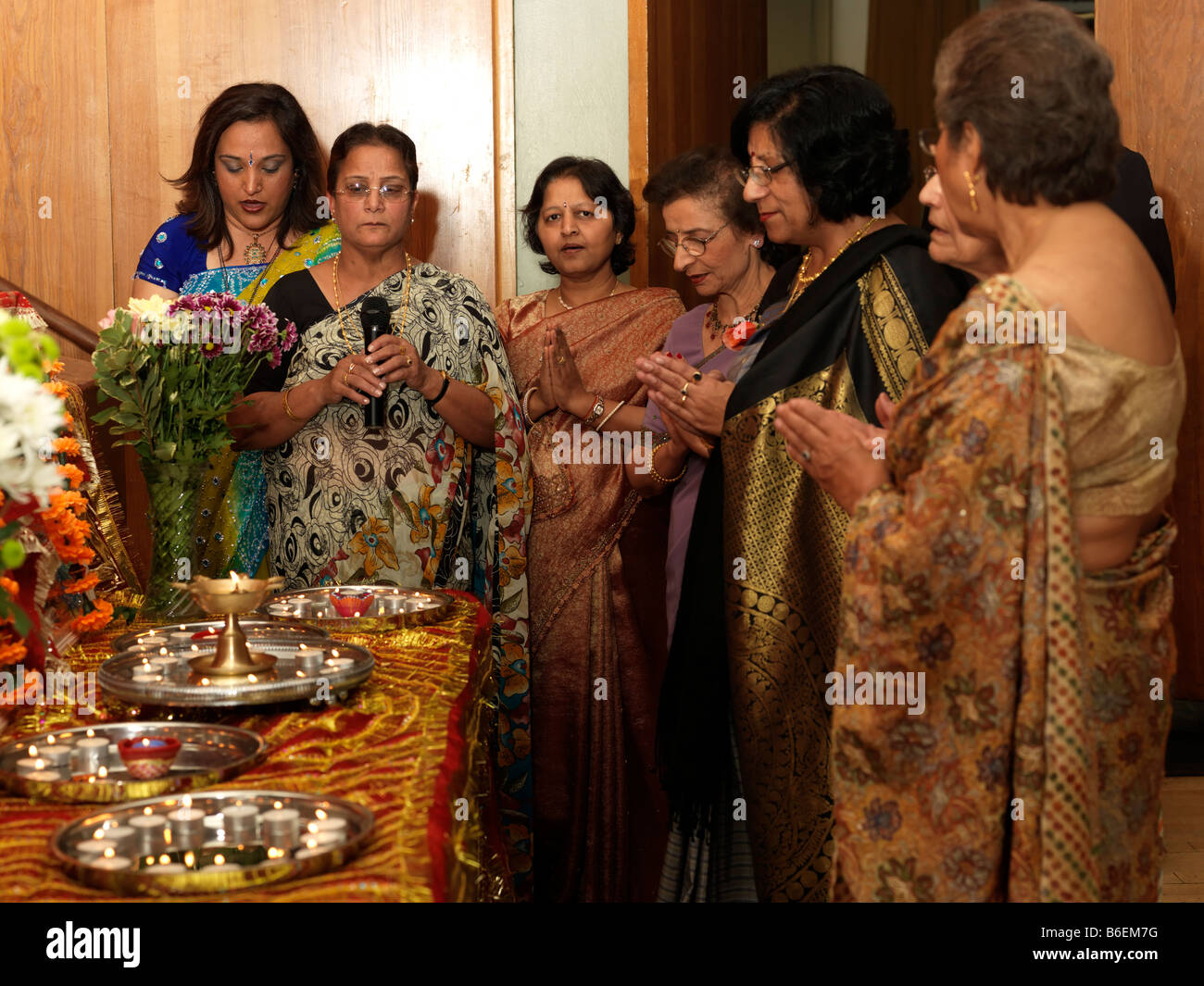 Arti-Zeremonie in Diwali Feiern Wandsworth Town Hall Stockfoto