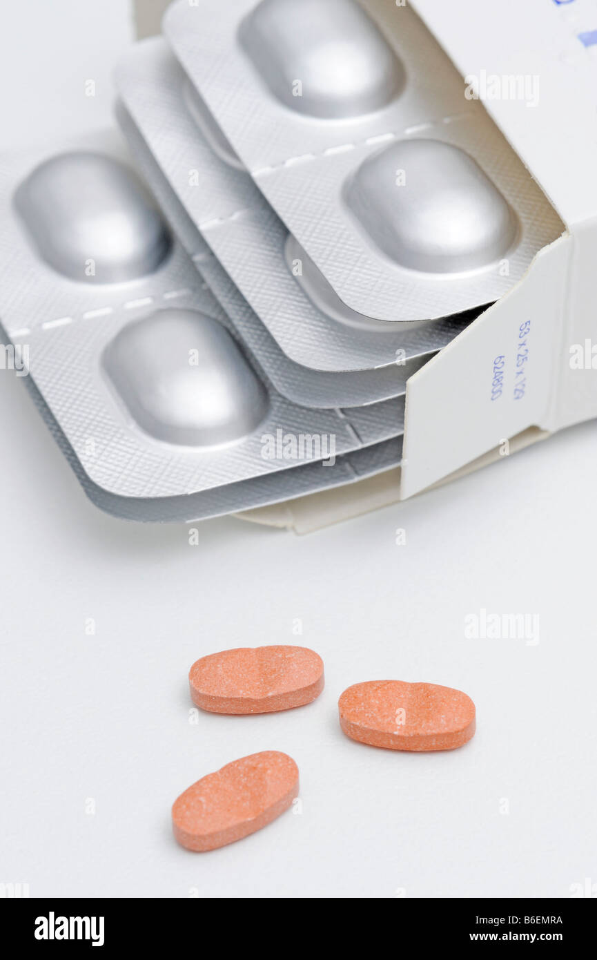 Tabletten gegen hohen Blutdruck mit Verpackung Stockfotografie - Alamy