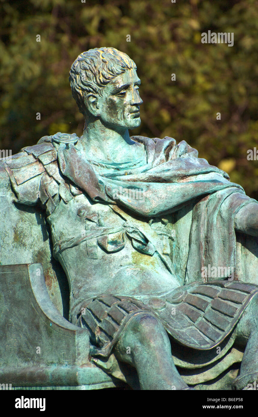 Bronze-Statue von Konstantin dem großen gelegen neben York Minster Stockfoto