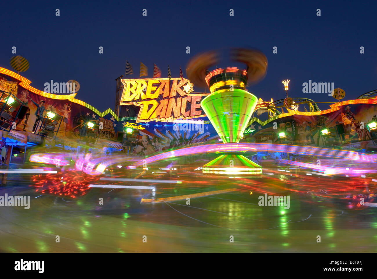 Breakdance Festplatz ritten die Cannstatter Volksfest Fair, Nacht erschossen, in Stuttgart, Baden-Württemberg, Deutschland, Europa Stockfoto