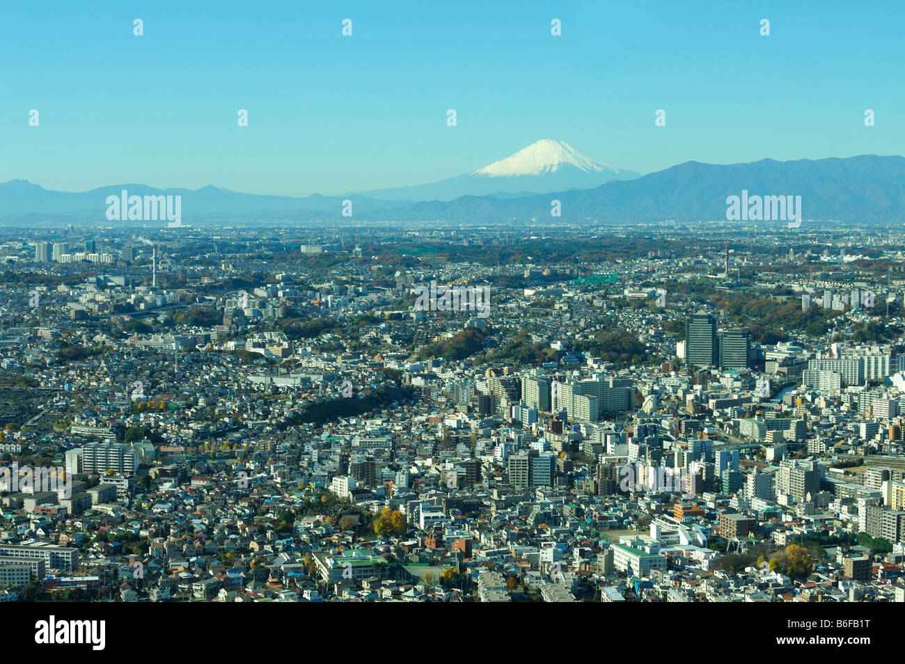 Minato Mirai 21 Luftaufnahme gegenüber japanischen Mount Fuji, Yokohama, JP Stockfoto