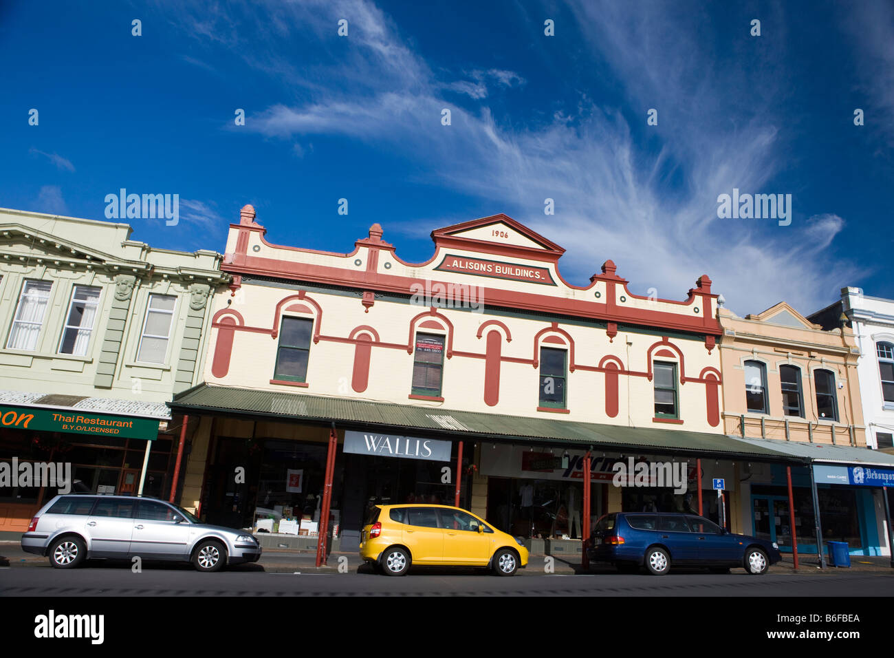 Geschäfte säumen, Victoria Road, Devonport, Auckland, Neuseeland Stockfoto