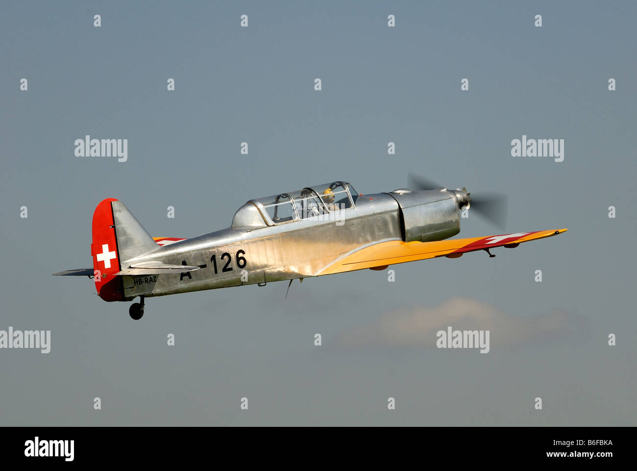 Historische Schweizer Militärflugzeuge, Pilatus p-2, in einer Kletterhalle phase Stockfoto
