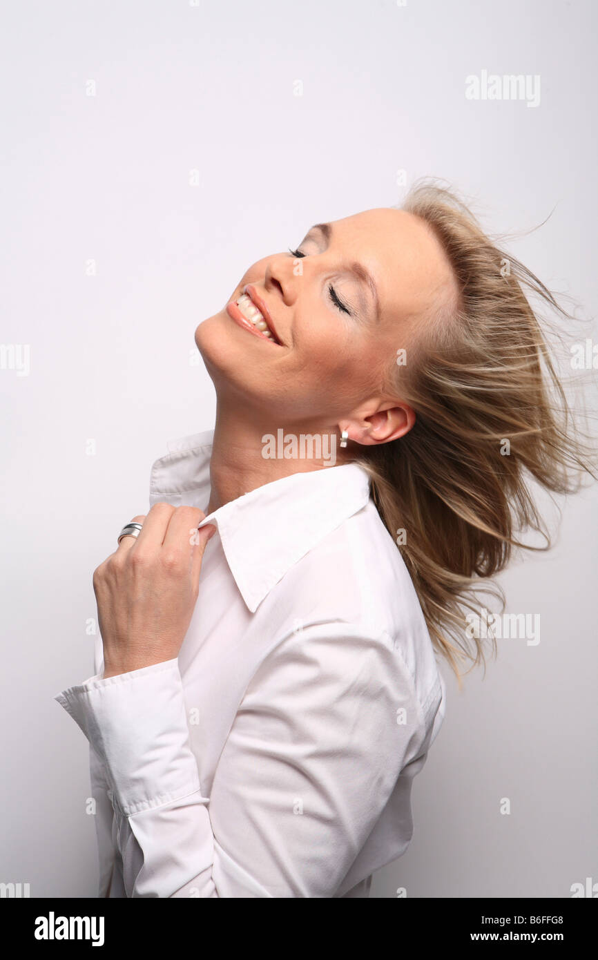 40 Jahre alte Frau im besten Alter Stockfoto