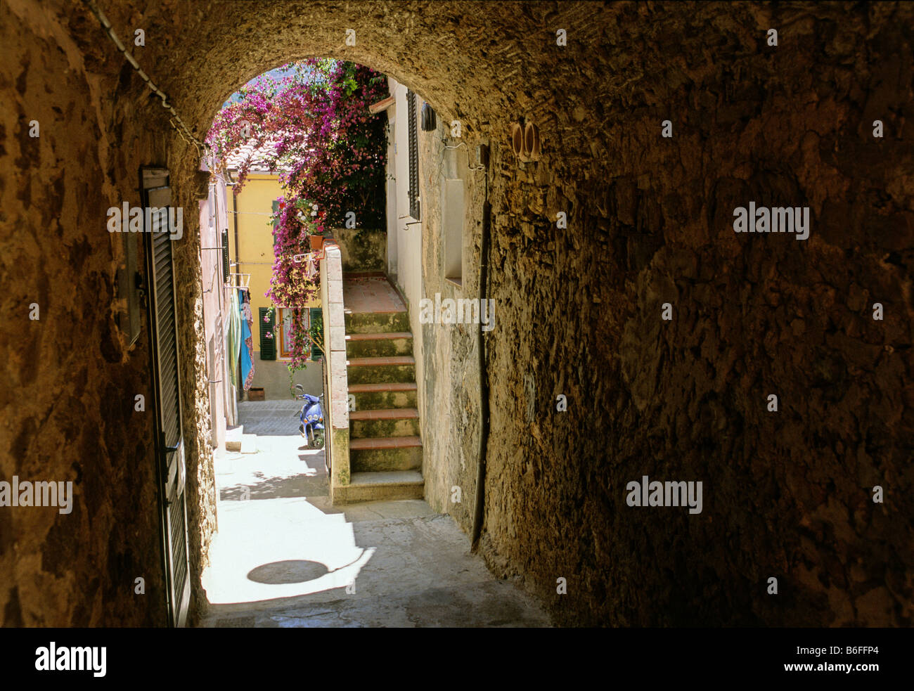 Gasse in Capoliveri, Insel Elba, Provinz Livorno, Toskana, Italien, Europa Stockfoto