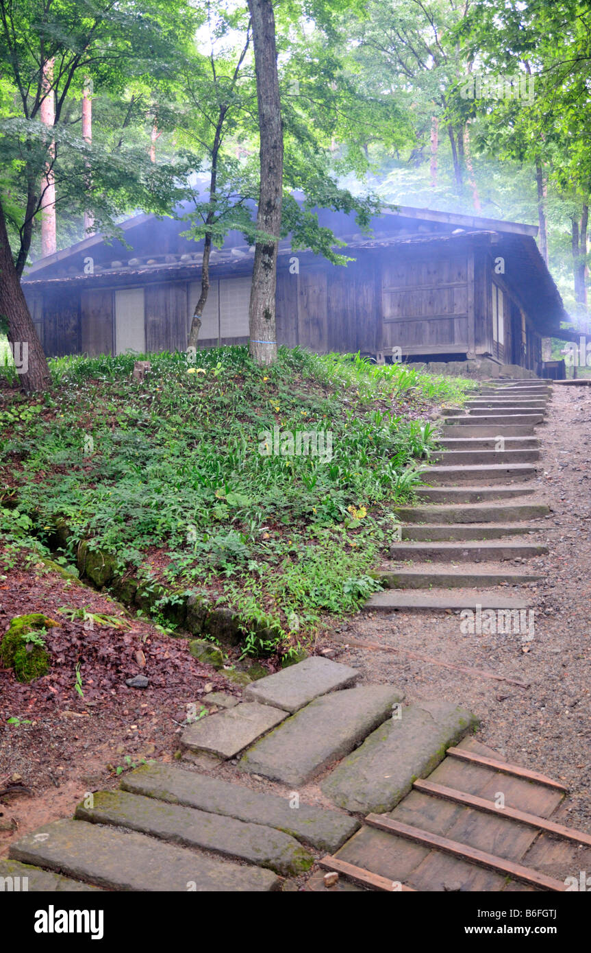 Traditionellen japanischen Haus mit dem Rauch von Bränden, Hida Minzoku-Mura (Hida Folk Village), Kyoto, Japan Stockfoto