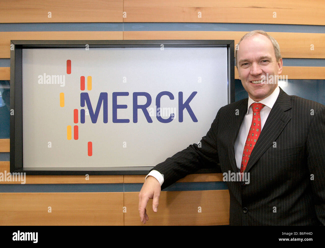 Karl-Ludwig Klev, Vorsitzender der Geschäftsleitung der Merck KGaA, während einer Pressekonferenz Finanzbericht 18.02.08, Darmstad Stockfoto