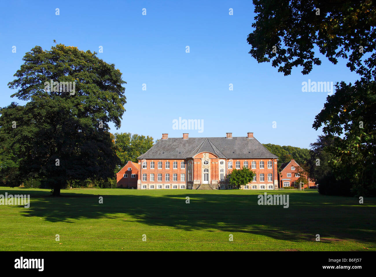 Rückseite des Borstel Garten Schloss Herrenhaus und Schloss, Borstel, Stormarn Bezirk, Schleswig-Holstein, Deutschland, Europa Stockfoto