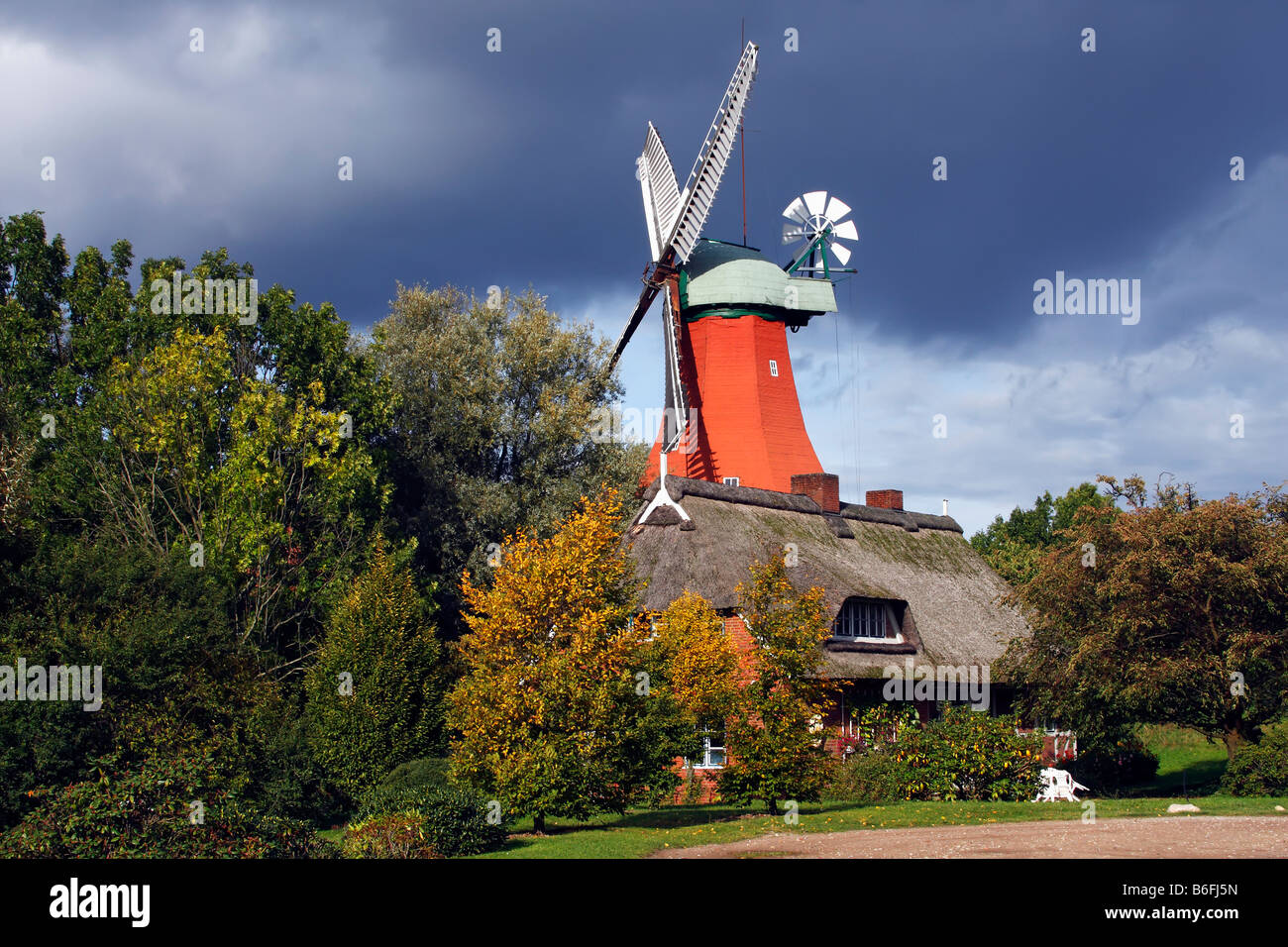 Historische Windmühle im holländischen Stil, Reitbrook Mill, Vierlande, Marschlande, Hamburg, Deutschland, Europa Stockfoto