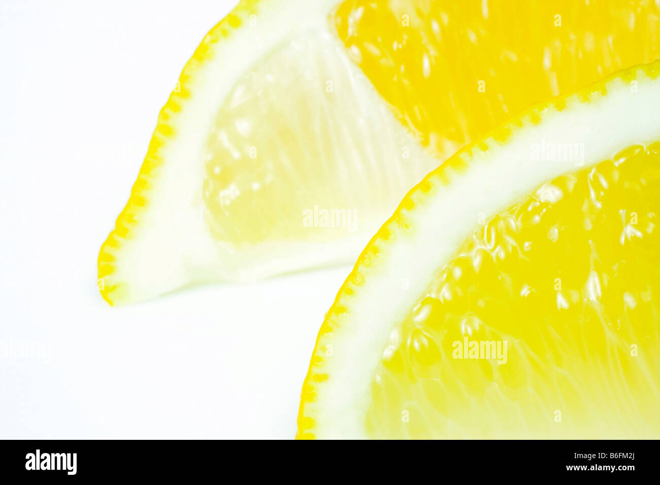 Schneiden Sie gelbe Zitrone, close-up Stockfoto