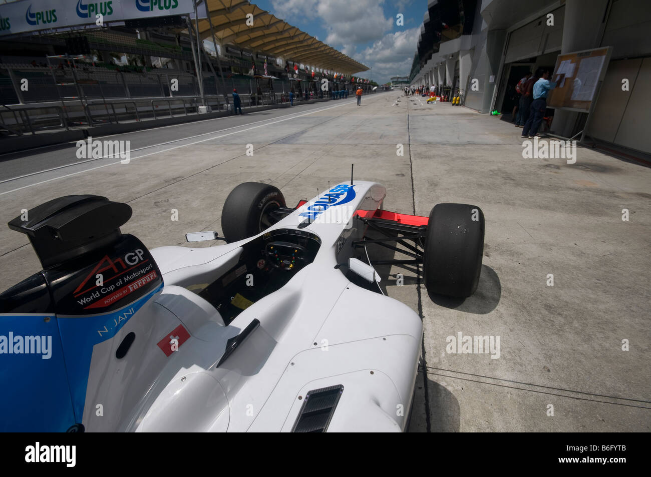 A1 Team Schweiz Auto sitzt außerhalb der Garage Team bei A1GP World Cup of Motorsport in Sepang, Malaysia Stockfoto