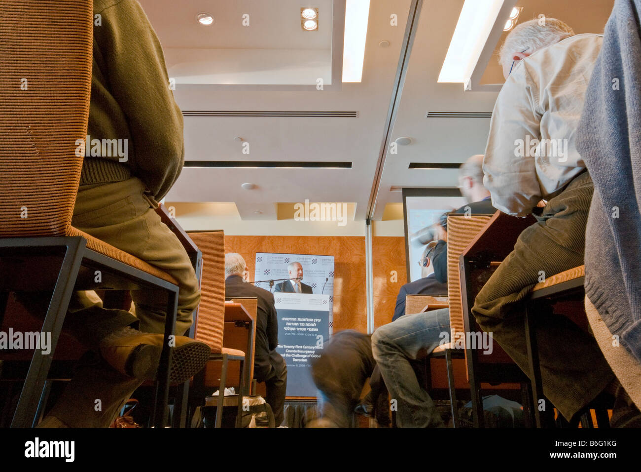 Der ehemalige israelische Premierminister Binyamin Netanyahu die Leute hören sprechen während Adelson Institut Dezember 2008 gegen Aufständische Konferenz. Stockfoto