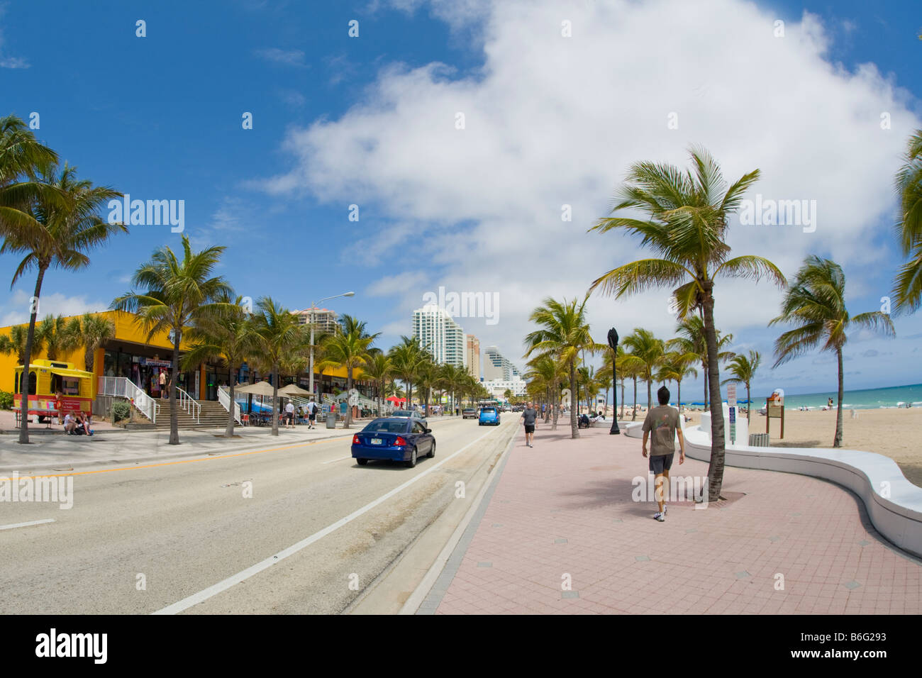Atlantic Blvd entlang Fort Lauderdale Beach am Atlantik oder Ostküste von Florida Stockfoto