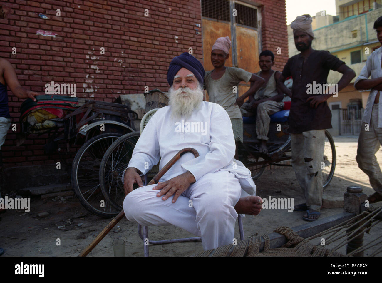 Alten Sikh Mann auf der Straße Stockfoto