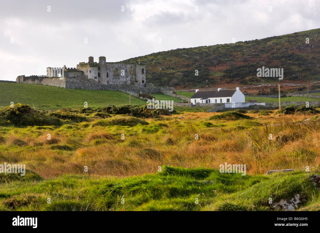 Verfallenen Burg in der Nähe von Ballyconneely, Connemara, Irland Stockfoto