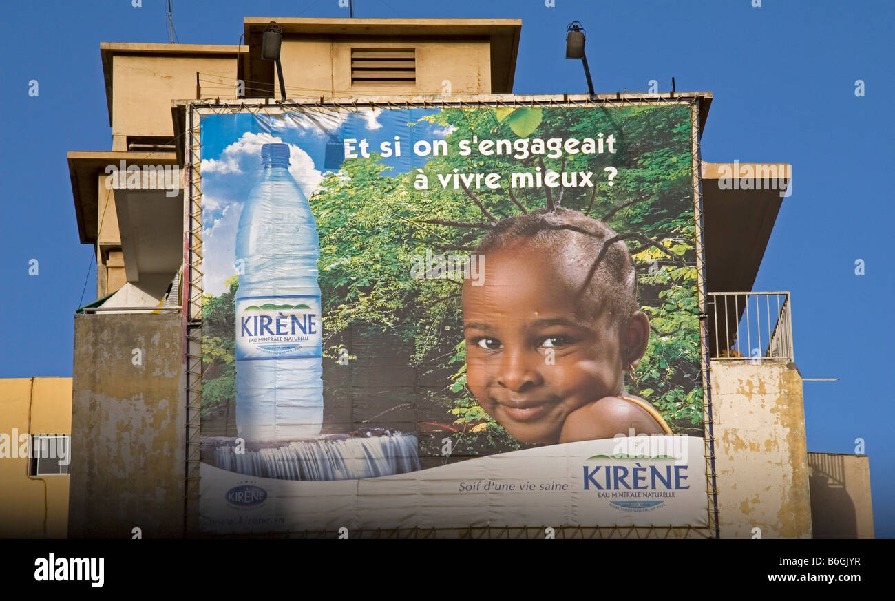 Plakat Werbung Kirène Mineralwasser Dakar-Senegal Stockfoto