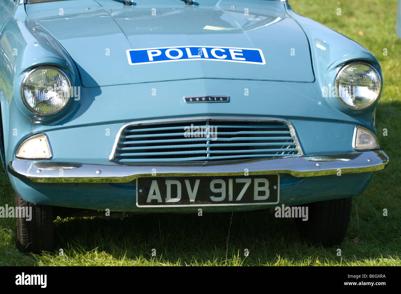 Ford Anglia Polizeiauto Stockfoto