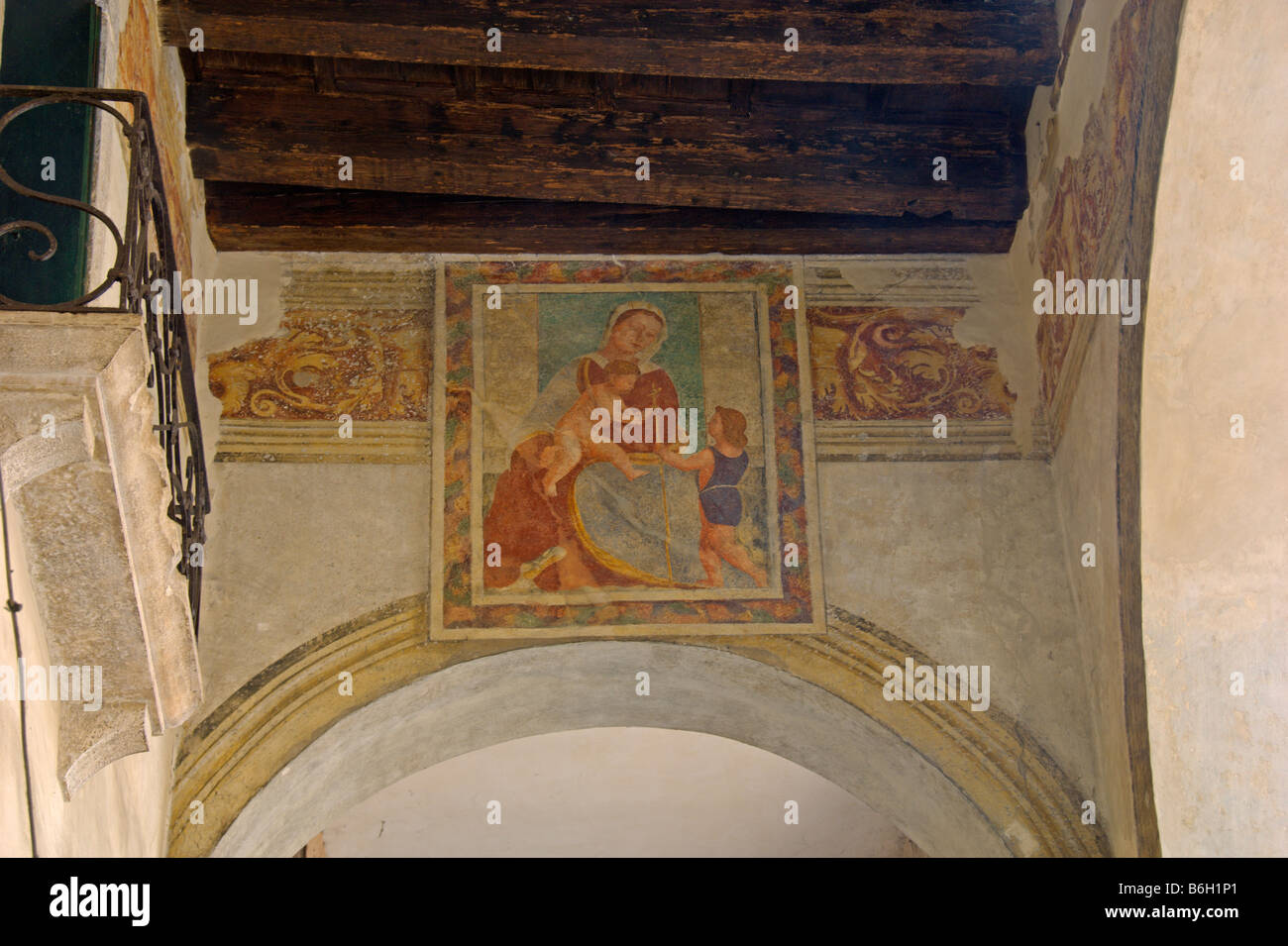 Treviso Wandmalereien alten Bögen in der alten Stadt Venetien Italien April 2008 Stockfoto