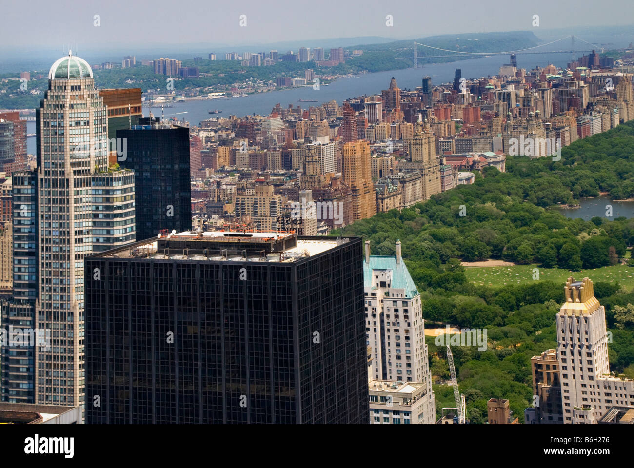 Gebäude und Wolkenkratzer Central Park Hudson River George Washington Bridge in New York City Stockfoto