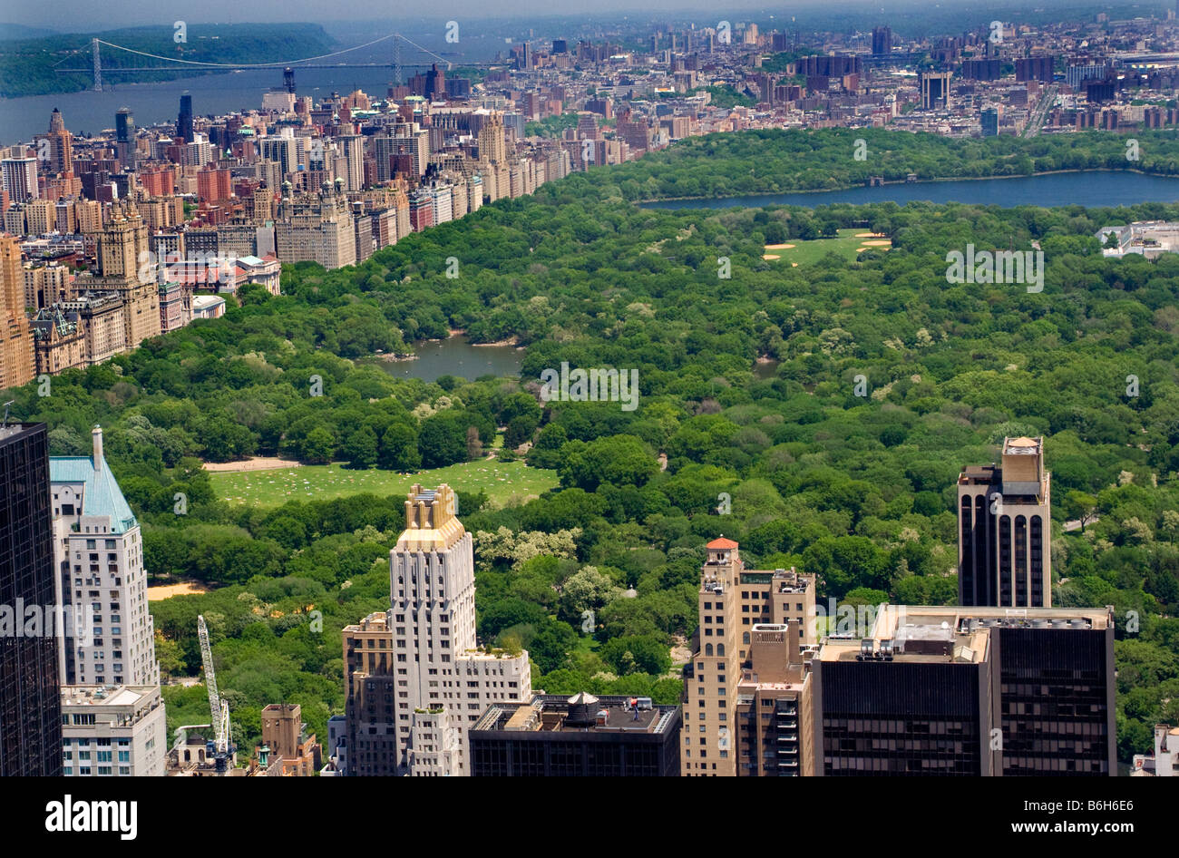 Gebäude und Wolkenkratzer Central Park Hudson River New York City Stockfoto
