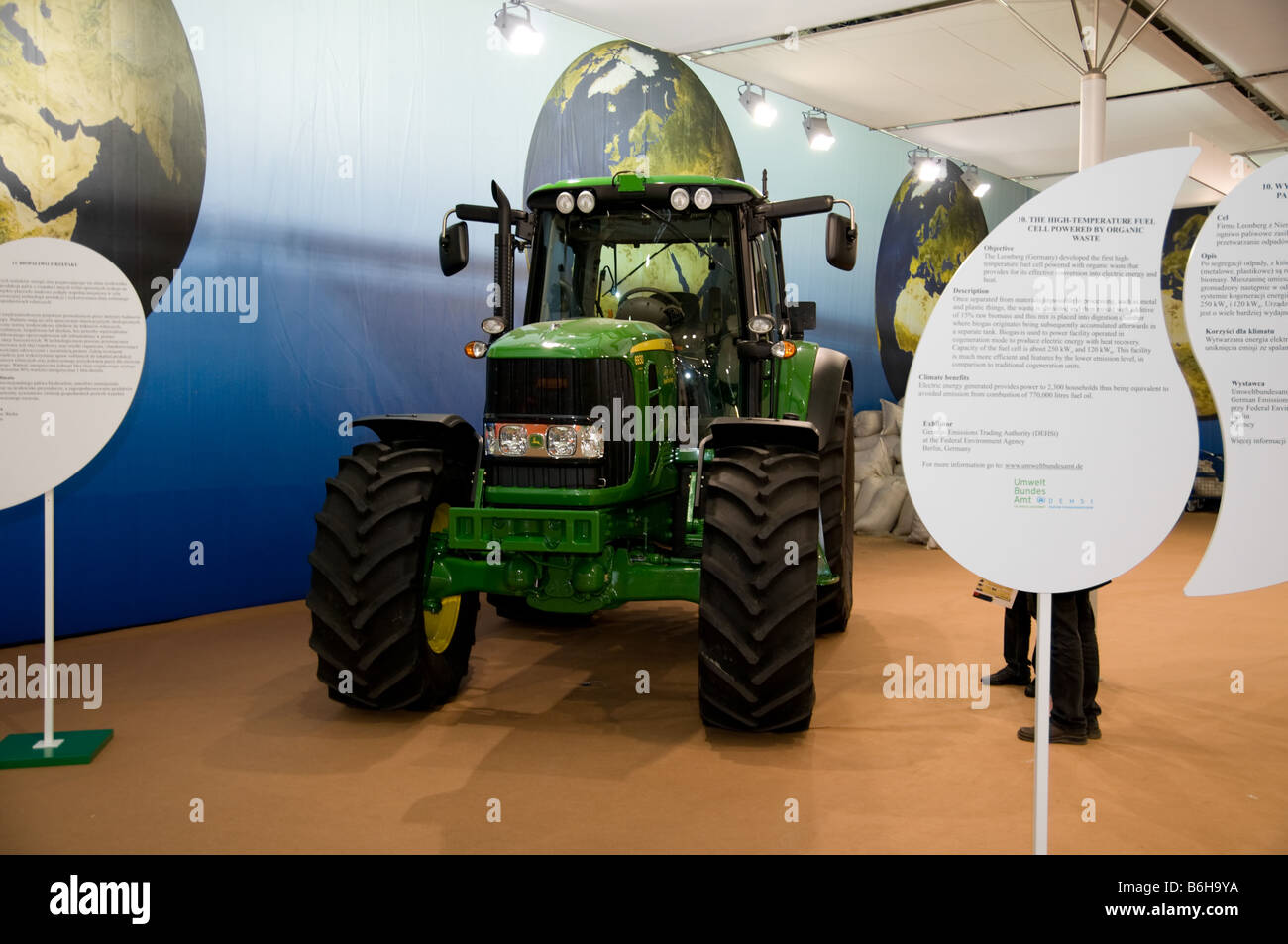 Ökologische Traktor - elektrische Energie. Ausstellung im Rahmen der Klima-Änderung Konferenz Poznan 2008 Stockfoto