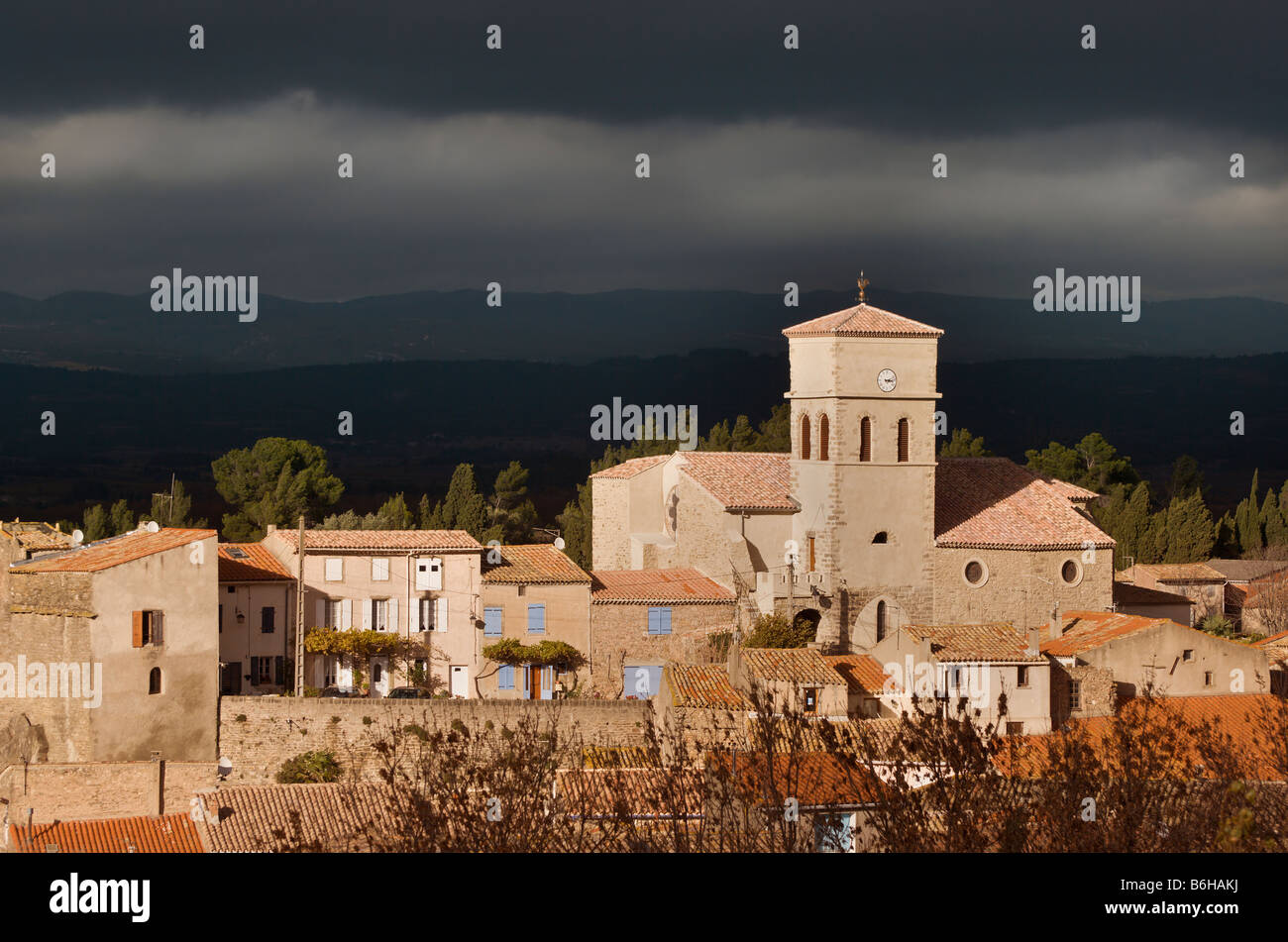 Das mittelalterliche Dorf von Tourouzelle in der Aude-Region Languedoc-Roussillon, Südfrankreich. Stockfoto