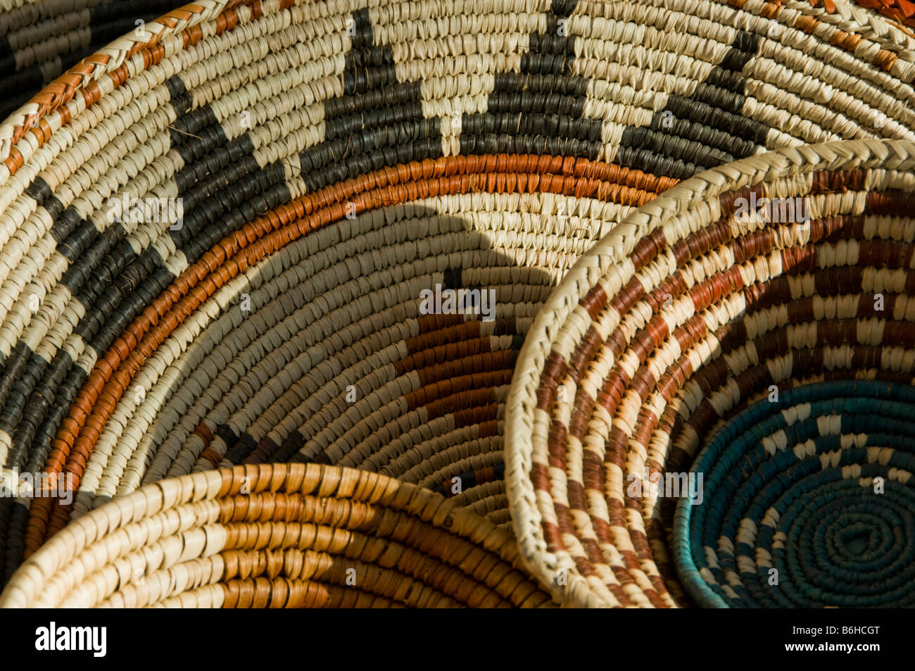Hand gewebt indianische Körbe auf dem Display im Store in Madras NM Stockfoto