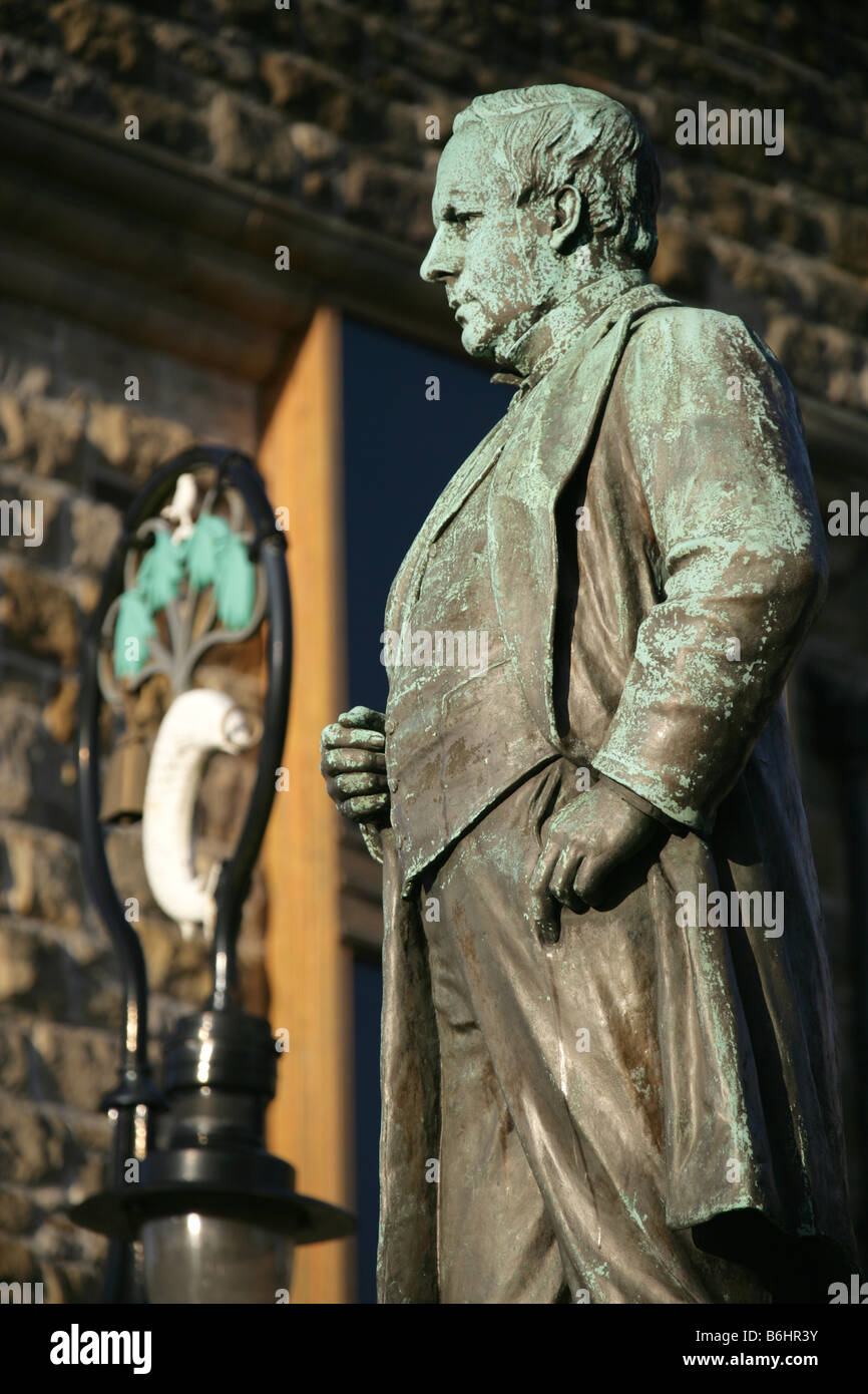 Stadt in Glasgow, Schottland. Die George Anderson Lawson gestaltete Statue von James Arthur innerhalb der Kathedrale-Fußgängerzone gelegen. Stockfoto