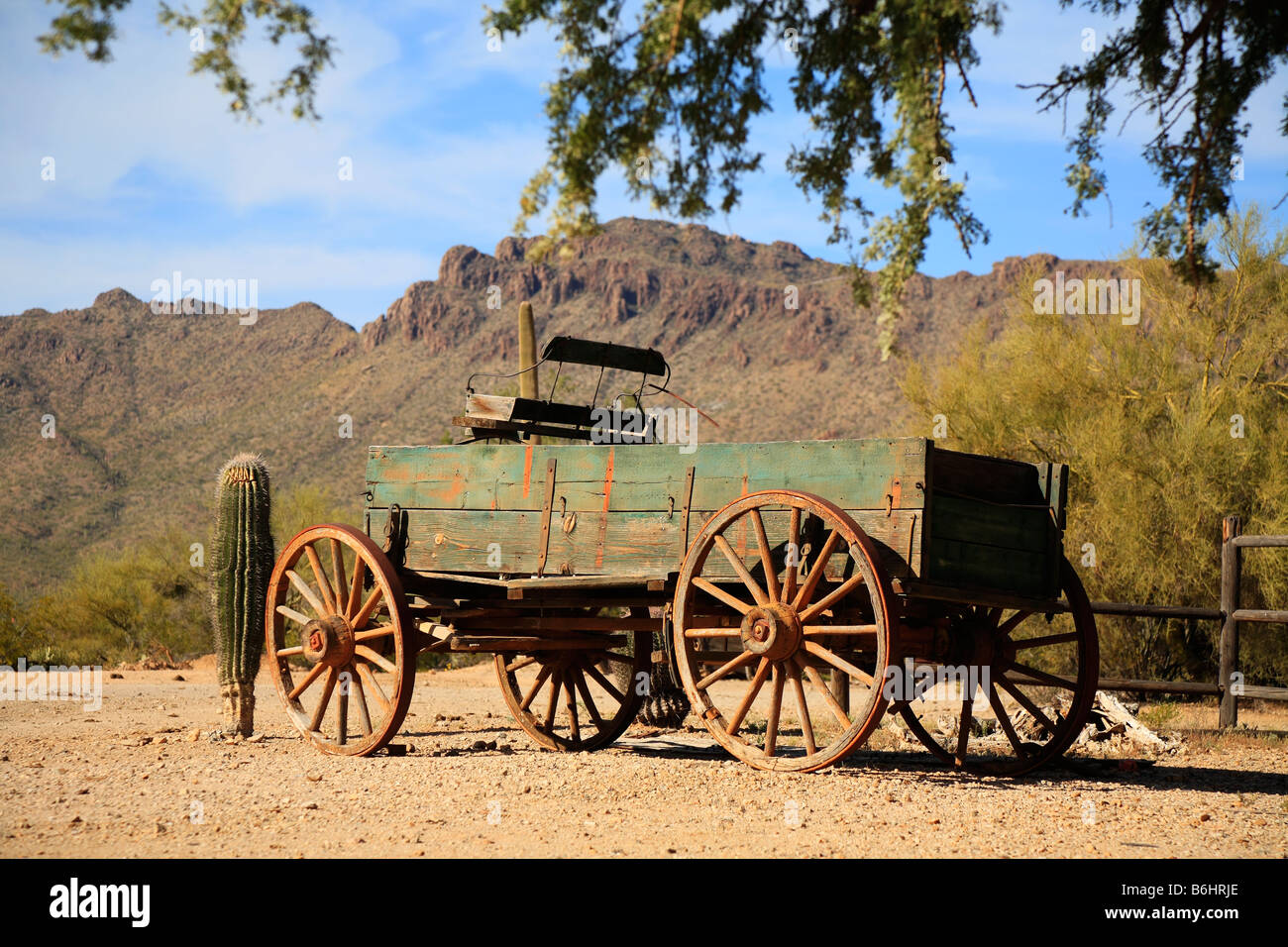 Holzwagen in Old Tucson Studios, westlich von Tucson, Arizona, USA Stockfoto