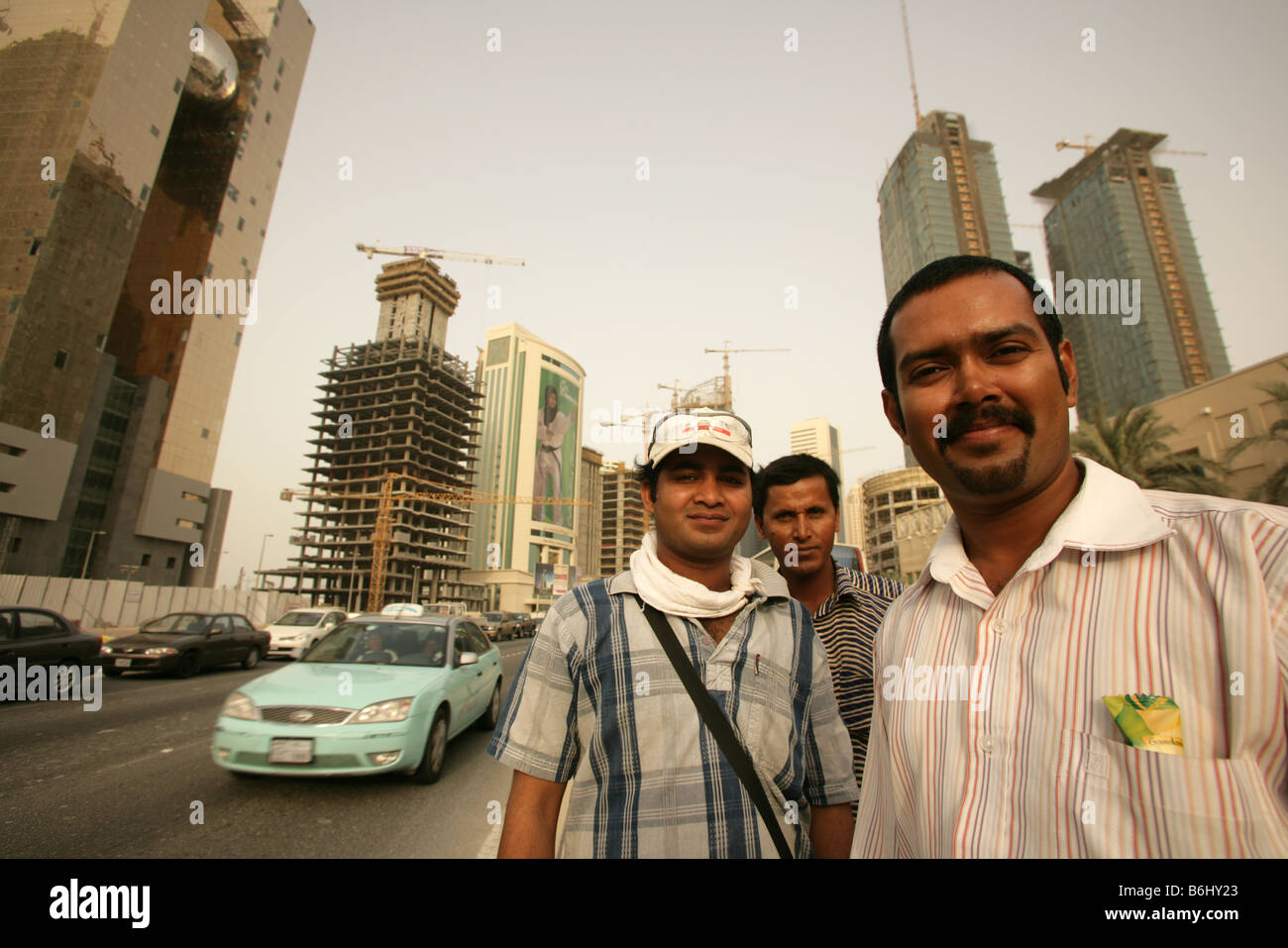 Ausländische Bauarbeiter im Zentrum von Doha, Katar. Stockfoto