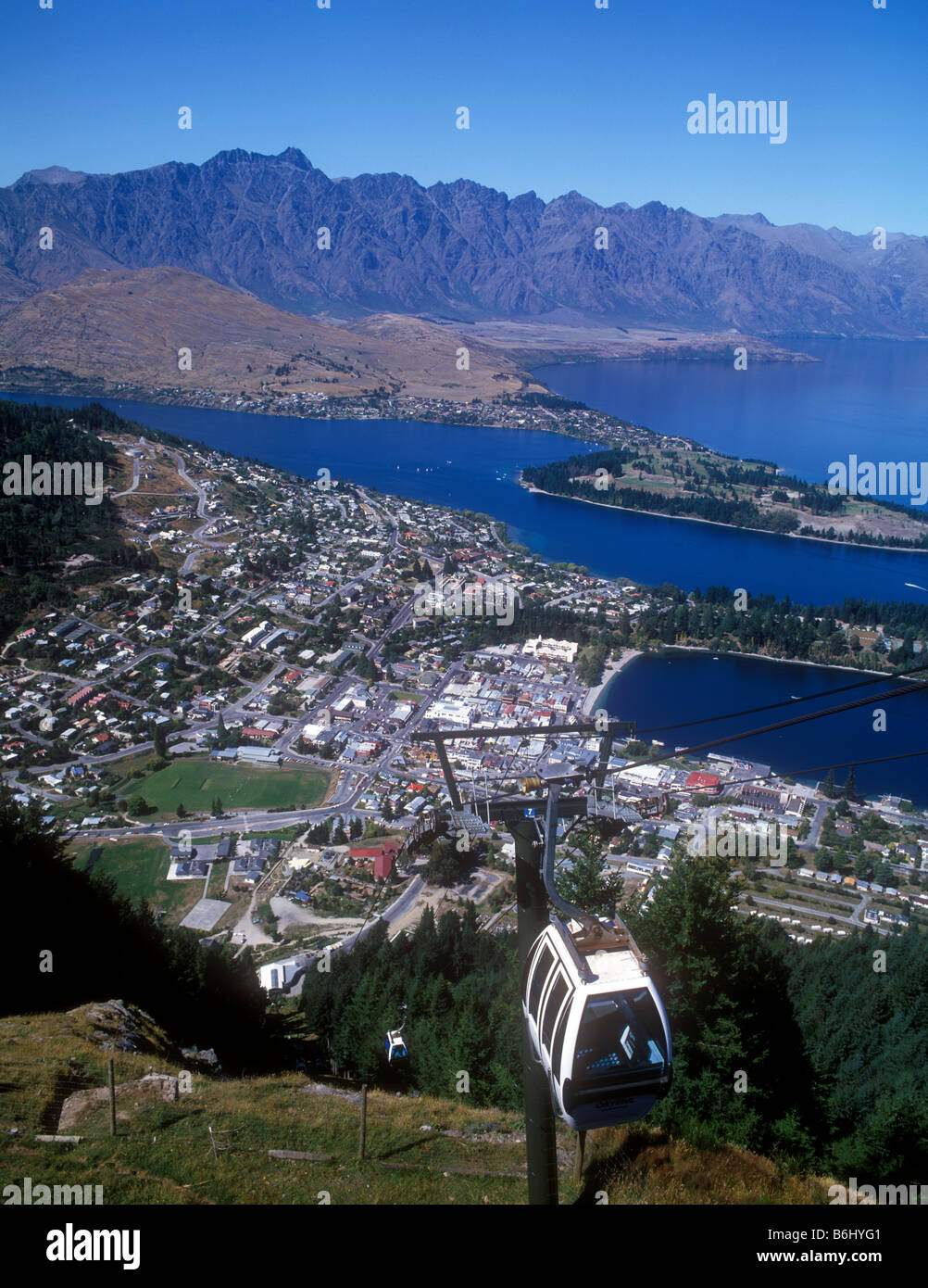 Blick von Ben Lomond über Queenstown am Lake Wakatipu in der Region Otago, Südinsel Stockfoto