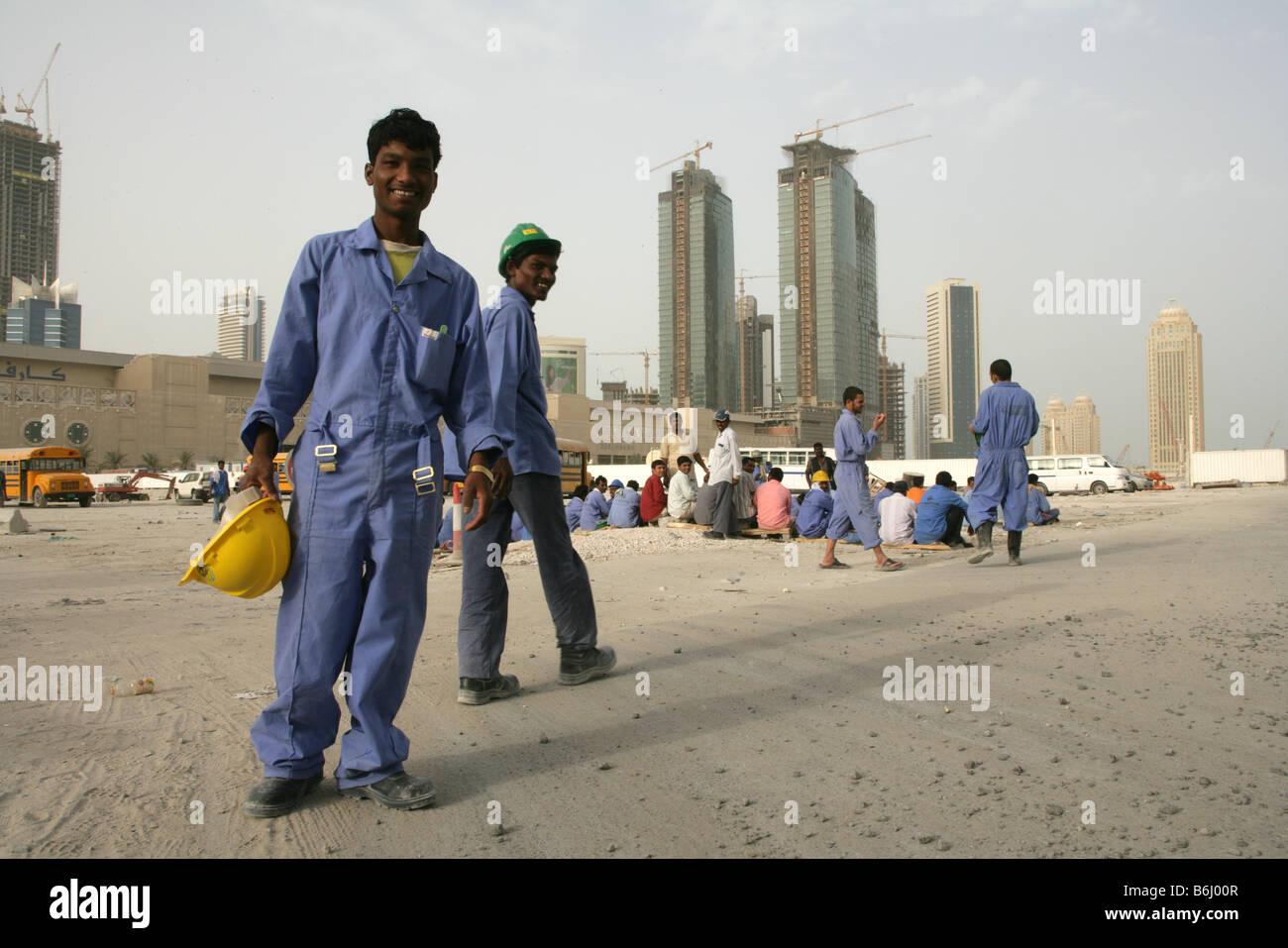 Ausländische Bauarbeiter im Zentrum von Doha, Katar. Stockfoto