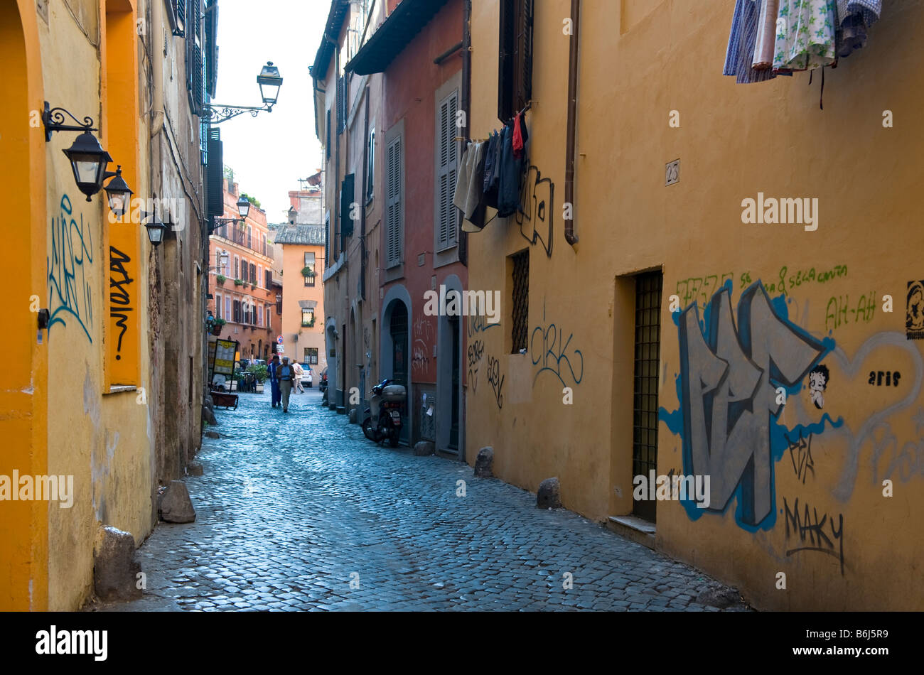 Rom-Blick auf eine Straße in Trastevere Stockfoto