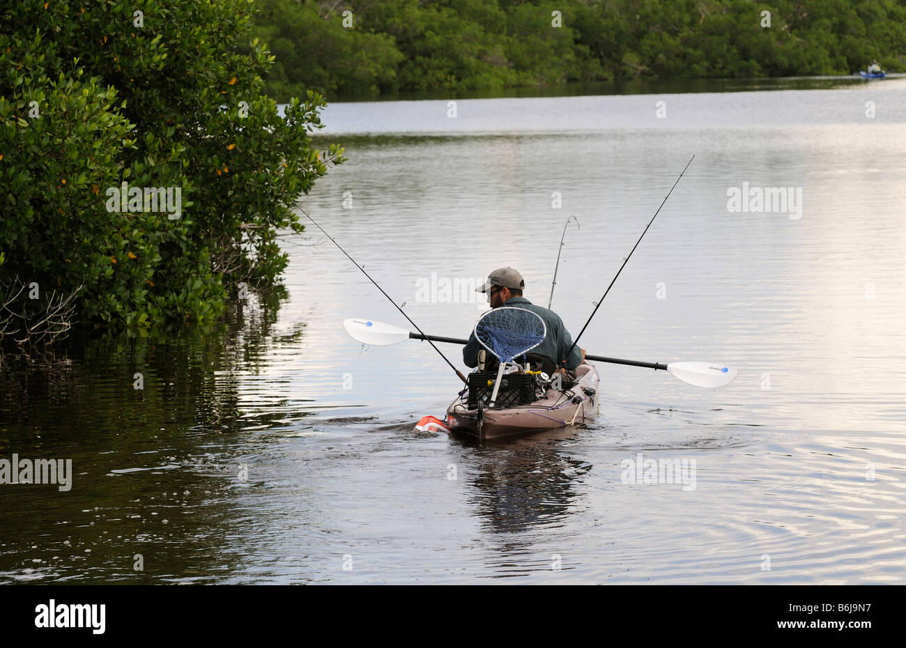 J N Ding Darling National Wildlife Refuge Mann Angeln vom Kajak Sanibel Island Florida USA Stockfoto