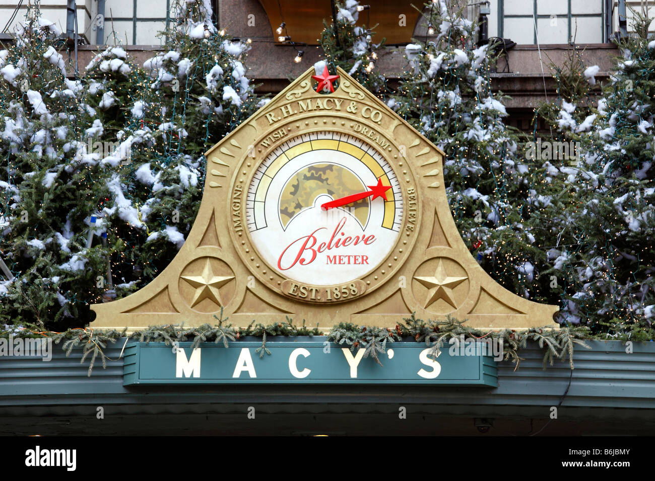 Kaufhaus der Welt berühmten Macys mit Kinder Xmas 'glauben' Meter, Herald Square, New York City Stockfoto Kaufhaus der Welt berühmten Macys mit Kinder Xmas 'glauben' Meter, Herald Square, New York City Stockfoto